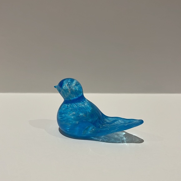 Vtg Blue and Clear Glass Bird Figurine/Paperweight - Picture 2 of 7